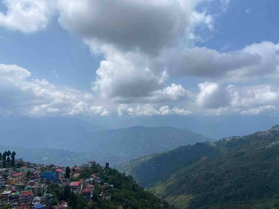 Norbu'S Homestay Дарджилинг Экстерьер фото