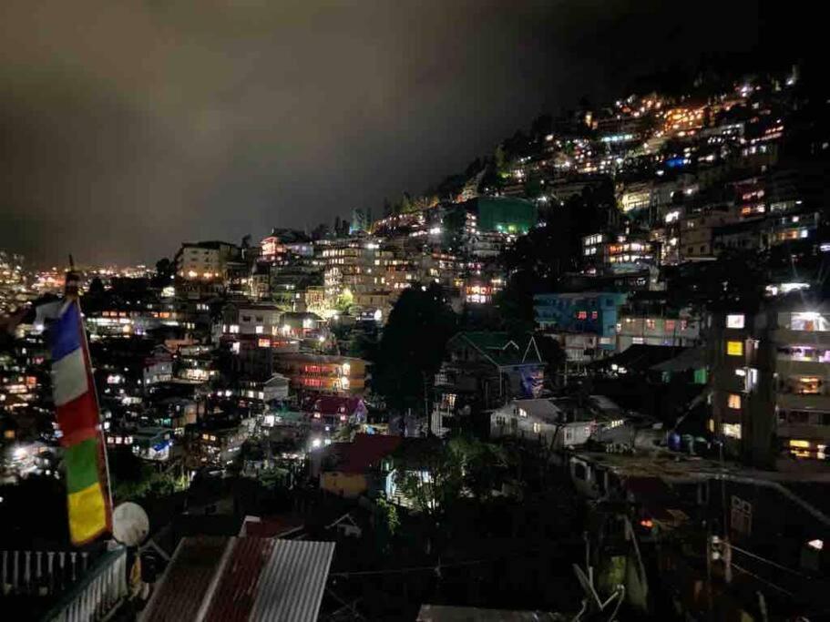 Norbu'S Homestay Дарджилинг Экстерьер фото