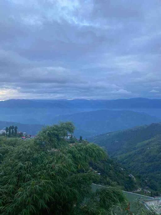 Norbu'S Homestay Дарджилинг Экстерьер фото